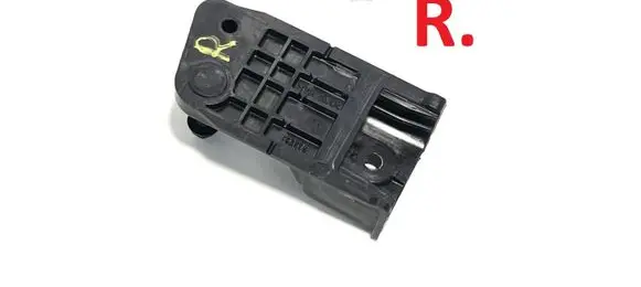 Front bumper mounting bracket