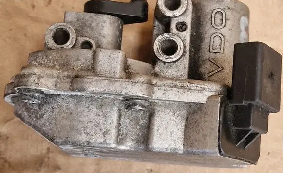 Audi A8 S8 D3 4E Throttle valve 057129086G