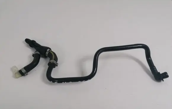 Audi A8 S8 D2 4D Breather/breather pipe/hose 058133753B