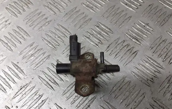 Ford Mondeo Mk III Vacuum valve 1S7G-9J559