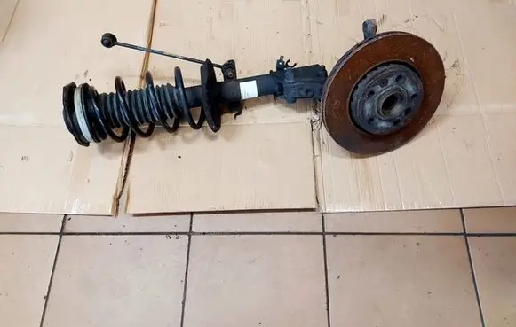 Renault Kangoo II Front wheel hub spindle knuckle