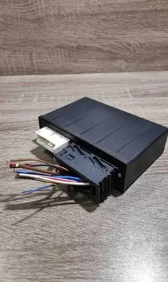 BMW 5 E34 Comfort/convenience module 1382425 61351382425