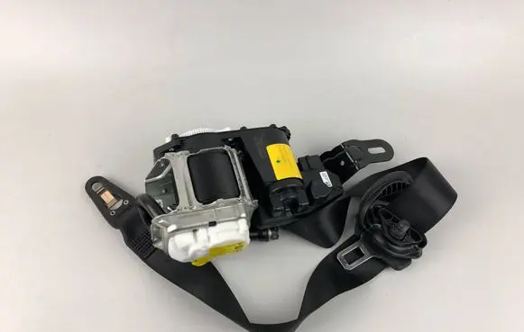Mercedes-Benz CLS W257 Front seatbelt A2138603300