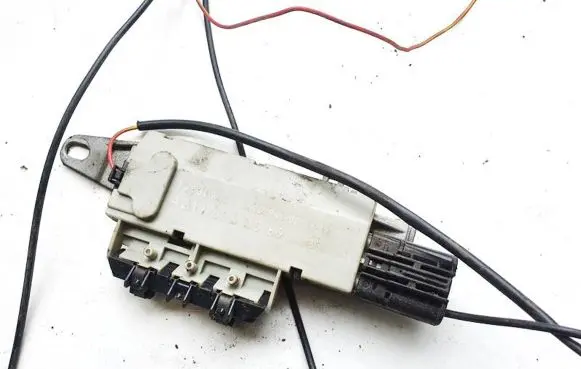 Mercedes-Benz E W211 Antenna control unit a2118203089 921869001