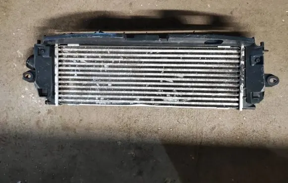 Opel Vivaro Intercooler radiator 8200411160C 992563JB 93854162
