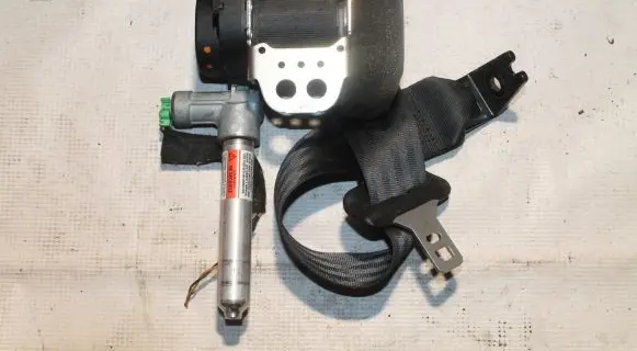 Volvo C30 Rear seatbelt 30642226