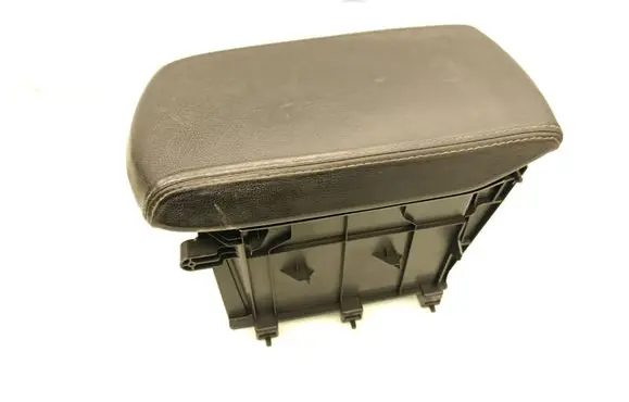 Toyota RAV 4 (XA40) Armrest 5882342010