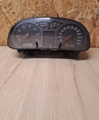 Volkswagen Golf IV Speedometer (instrument cluster) 0263628001 3126080012 1J0920805B