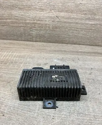 Renault Clio II Glow plug pre-heat relay 7700111525