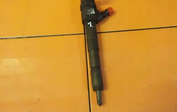 Opel Insignia A Fuel injector 0445110423