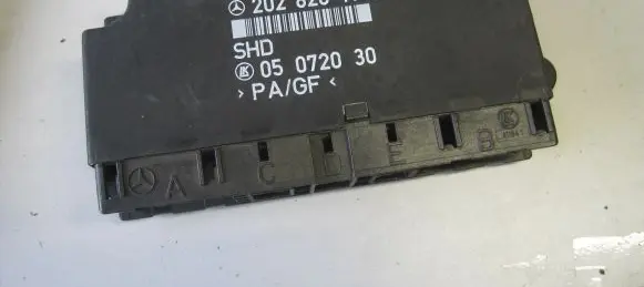 Mercedes-Benz C W202 Comfort/convenience module 2028201126