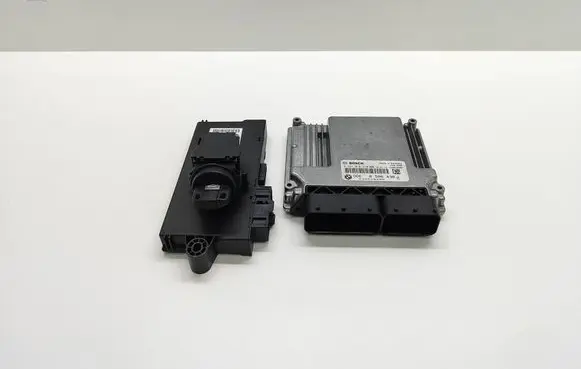 BMW 5 E60 E61 Engine ECU kit and lock set 8506438 850643801 0281016110