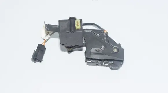 BMW 5 E39 Tailgate window lock/catch/latch 8384069 8238469
