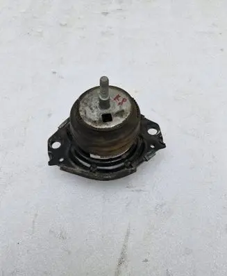 Dodge Durango Engine mount bracket