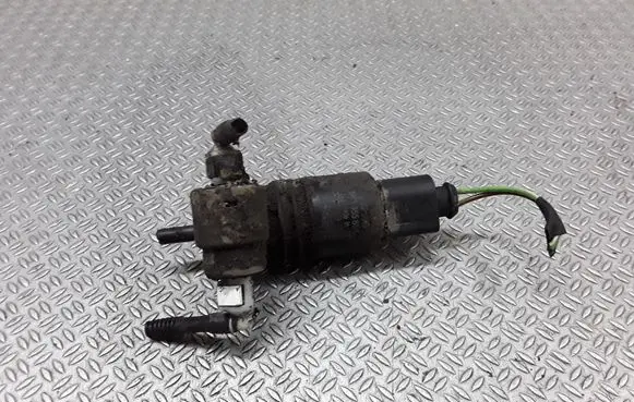Volkswagen PASSAT B6 Windscreen/windshield washer pump 1K6955651