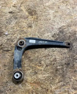 Opel Vivaro Front lower control arm/wishbone 9816863580