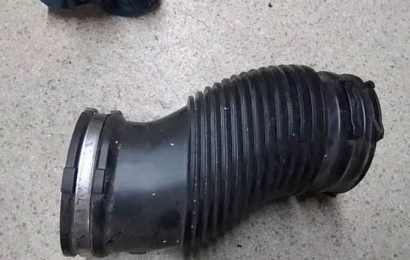 Air intake hose/pipe
