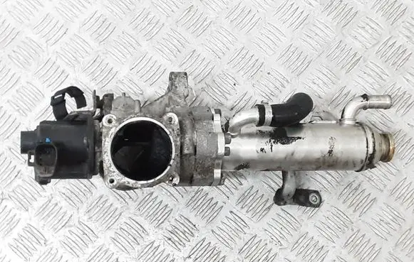 Volvo V70 EGR valve cooler 30774812