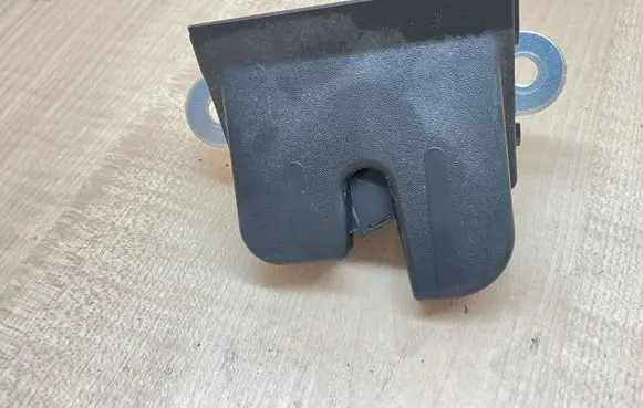 Seat Altea Tailgate/trunk/boot lock/catch/latch 5P8827505B