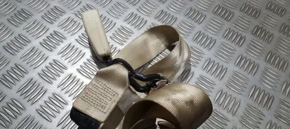 Middle seatbelt (rear)