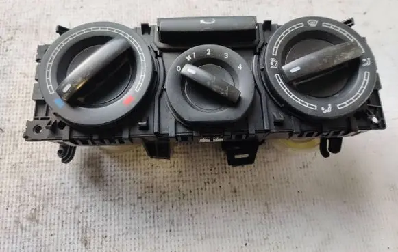Volkswagen Golf V Climate control unit 7H0819045A9B9