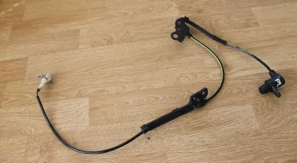 Toyota Avensis T250 ABS brake wheel speed sensor 8954202040 026500677
