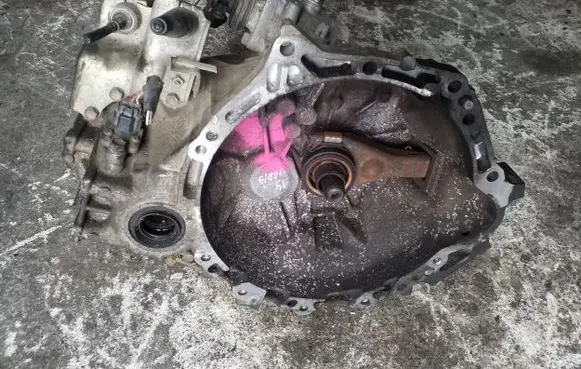 Toyota Yaris Manual 5 speed gearbox Y50606487