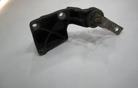 Gearbox mounting bracket
