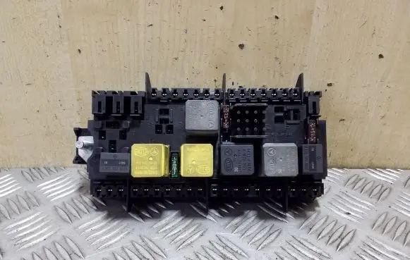 Mercedes-Benz B W246 W242 Fuse module A2429060100
