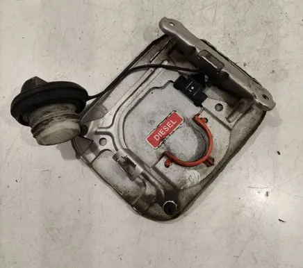Nissan X-Trail T30 Fuel tank cap trim 