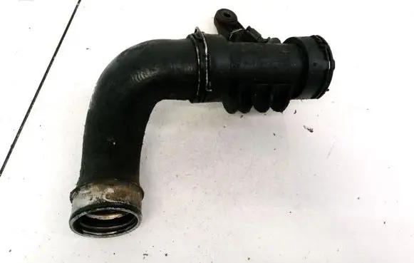 Mercedes-Benz C W203 Intercooler hose/pipe A2035200095