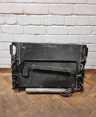 Mercedes-Benz E W211 Coolant radiator A2115003102 A2115001254 A2115015682