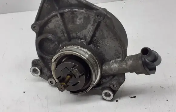Hyundai ix 55 Vacuum pump 386103A500