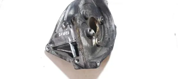 Peugeot 307 Engine mounting bracket 96389217
