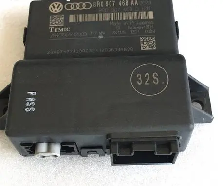 Audi A4 S4 B8 8K Gateway control module 8r0907468aa