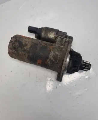 Volkswagen Transporter - Caravelle T5 Starter motor 005831423