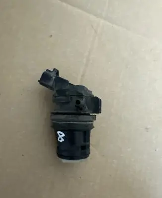 Lexus IS 220D-250-350 Windscreen/windshield washer pump 0602104541