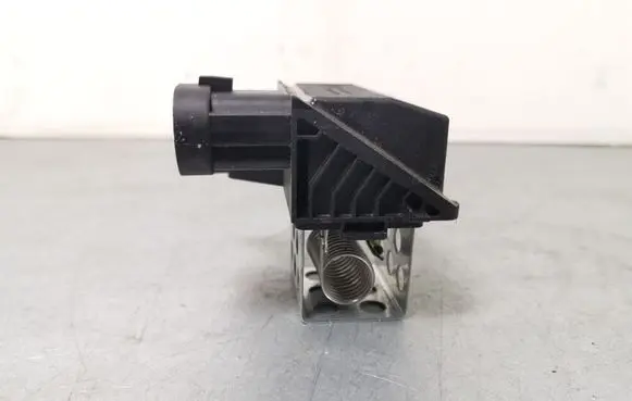 Renault Captur Coolant fan relay 255503792R