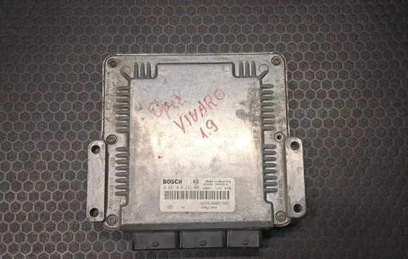 Opel Vivaro Engine control unit/module ECU 8200119842 0281010633 8200051609