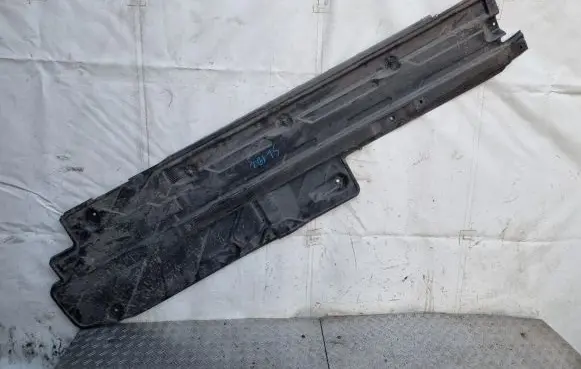 BMW 1 E82 E88 Side bottom protection A2046101408 A2046100208