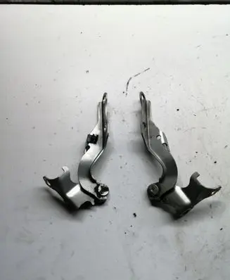 Toyota Avensis T250 Engine bonnet/hood hinges