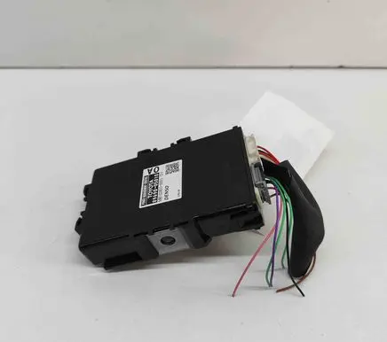Toyota Avensis T270 Current control relay MB1028500050 8969005010