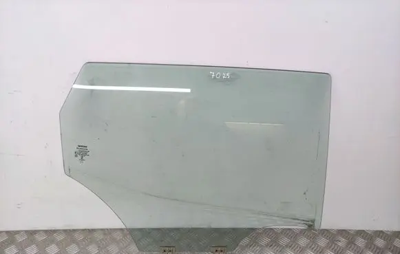 Nissan Qashqai Rear door window glass