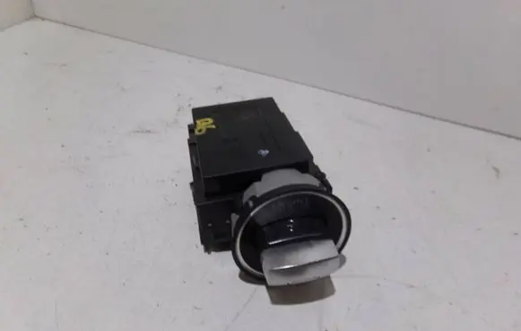 Volkswagen PASSAT B6 Ignition lock 3C0905843R