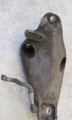 BMW X5 E70 Engine mounting bracket 6787489