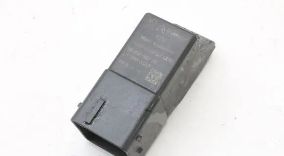 Ford Mondeo MK V Glow plug pre-heat relay 9803299780