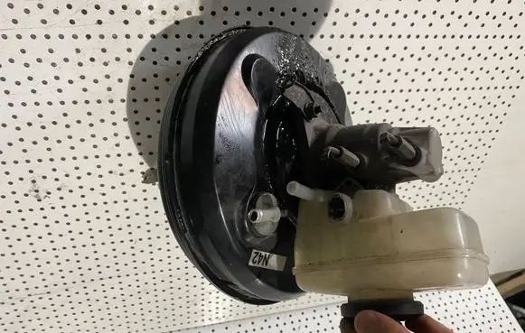 Lexus IS 220D-250-350 Brake booster