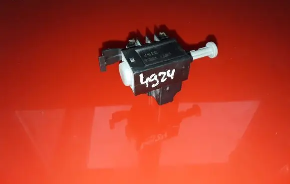 Clutch pedal sensor