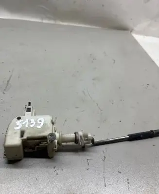 Volkswagen PASSAT B6 Central locking motor 3B0810773A