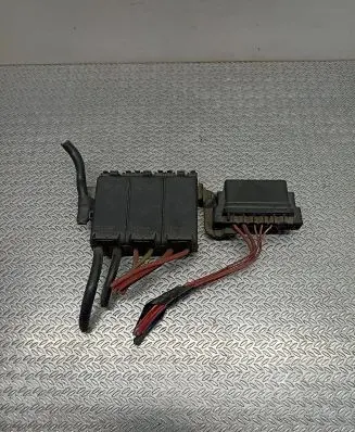 Volkswagen Polo IV 9N3 Fuse module 5Z0937548C
